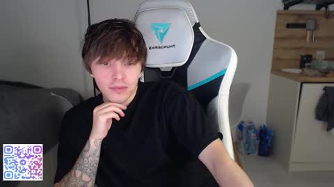 Snapshot of jayce_icestone chatting on 10/04/25, 05:22 Jayce online show from 10/04/25, 05:22