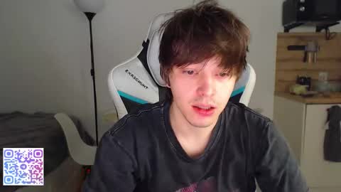 Snapshot of jayce_icestone chatting on 10/14/25, 04:02 Jayce online show from 10/14/25, 04:02