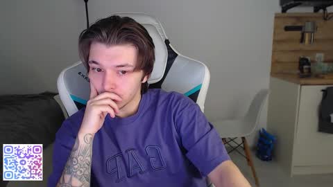 Snapshot of jayce_icestone chatting on 10/21/25, 08:37 Jayce online show from 10/21/25, 08:37