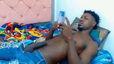 Snapshot of jaycolinss chatting on 04/15/26, 01:56 jaycollins online show from 04/15/26, 01:56
