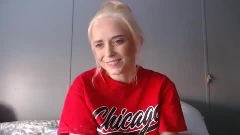 Snapshot of jaydenangel chatting on 01/15/25, 03:39 Blondie Queen Jayden online show from 01/15/25, 03:39