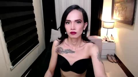 Snapshot of jayshlysmith chatting on 04/21/26, 01:42 Anne Fox online show from 04/21/26, 01:42
