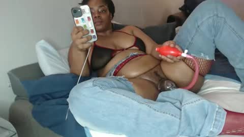 Snapshot of jaysowett chatting on 12/05/25, 03:59 jaysowett online show from 12/05/25, 03:59