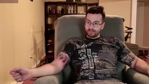 Snapshot of jayxcee_official chatting on 10/19/25, 01:50 jayxcee OFFICIAL online show from 10/19/25, 01:50