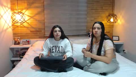 Snapshot of jazmin_dharius chatting on 11/24/25, 10:15 Jazmin and Scarlett online show from 11/24/25, 10:15