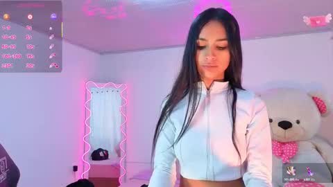 Jazmin  online show from 09/17/25, 11:56