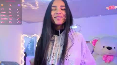 Jazmin  online show from 09/22/25, 11:45