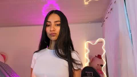 Jazmin  online show from 10/07/25, 11:40