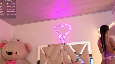 Snapshot of jazmin_tay chatting on 10/31/25, 11:44 Jazmin online show from 10/31/25, 11:44