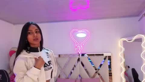 Snapshot of jazmin_tay chatting on 11/14/25, 11:42 Jazmin online show from 11/14/25, 11:42