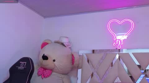 Snapshot of jazmin_tay chatting on 12/03/25, 11:41 Jazmin online show from 12/03/25, 11:41