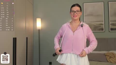 Snapshot of jazminenakano chatting on 11/26/25, 07:15 Mira the personal mirage D online show from 11/26/25, 07:15