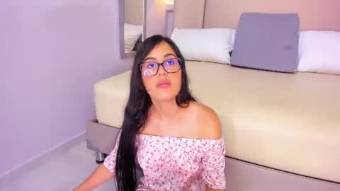 Jazmin online show from 06/12/26, 08:19