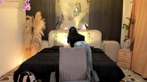 Jazminrusso  online show from 06/08/26, 06:47
