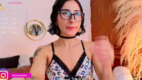 Jazmin online show from 09/17/25, 01:02