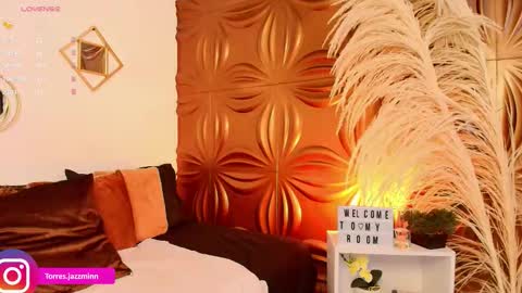 Jazmin online show from 10/11/25, 01:20