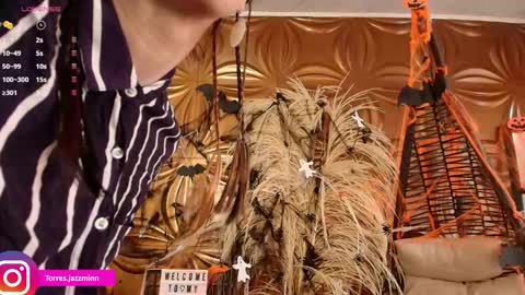 Jazmin online show from 10/19/25, 01:34