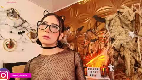 Jazmin online show from 10/21/25, 01:23