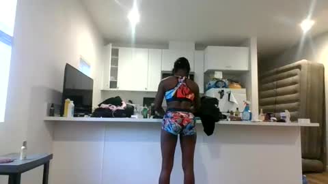 Jazzystelo online show from 10/08/25, 02:58