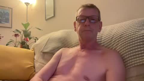 Snapshot of jcar57 chatting on 07/09/26, 08:46 Jon online show from 07/09/26, 08:46