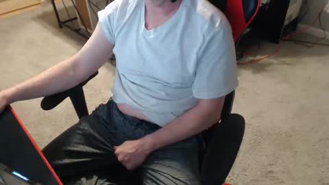 Snapshot of jcor13 chatting on 01/26/25, 12:48 Jim online show from 01/26/25, 12:48