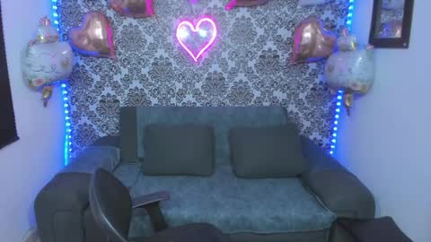 . Julianita y Valery . online show from 06/03/26, 03:53