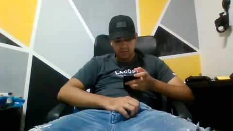 Snapshot of jdvg4245356303 chatting on 06/16/26, 04:15 jdvg4245356303 online show from 06/16/26, 04:15