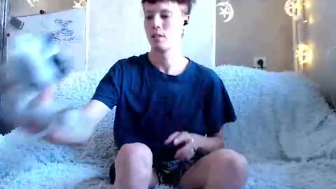 Angel online show from 06/10/26, 09:41