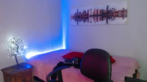 Snapshot of jeam_hot chatting on 12/15/24, 08:25 jeam_hot online show from 12/15/24, 08:25