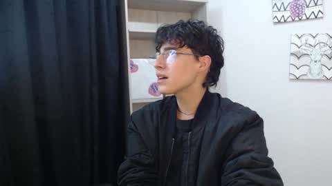 Snapshot of jeam_hot chatting on 12/21/24, 09:47 jeam_hot online show from 12/21/24, 09:47