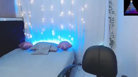 Snapshot of jeam_hot chatting on 12/24/24, 10:17 jeam_hot online show from 12/24/24, 10:17