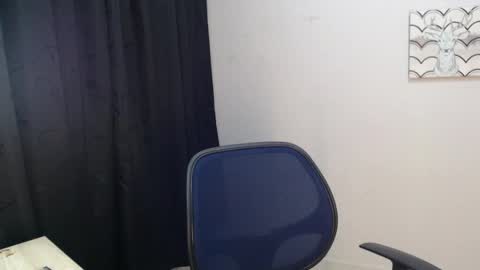 Snapshot of jeam_hot chatting on 12/26/24, 10:09 jeam_hot online show from 12/26/24, 10:09