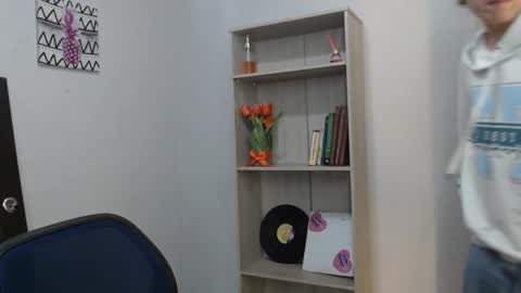 Snapshot of jeam_hot chatting on 01/05/25, 10:29 jeam_hot online show from 01/05/25, 10:29
