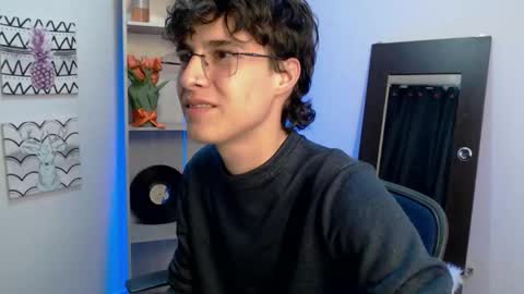 Snapshot of jeam_hot chatting on 01/06/25, 09:43 jeam_hot online show from 01/06/25, 09:43
