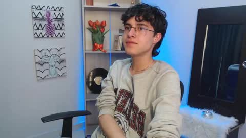 Snapshot of jeam_hot chatting on 01/07/25, 09:14 jeam_hot online show from 01/07/25, 09:14
