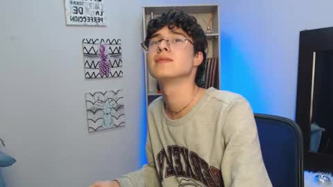 Snapshot of jeam_hot chatting on 01/08/25, 12:17 jeam_hot online show from 01/08/25, 12:17