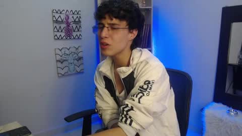 Snapshot of jeam_hot chatting on 01/11/25, 10:40 jeam_hot online show from 01/11/25, 10:40