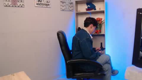 Snapshot of jeam_hot chatting on 09/09/25, 08:41 jeam_hot online show from 09/09/25, 08:41