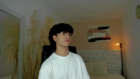 J E A N online show from 12/04/24, 08:07