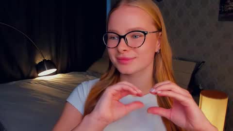 Snapshot of jeanicecoult chatting on 10/19/25, 07:20 Jenny online show from 10/19/25, 07:20