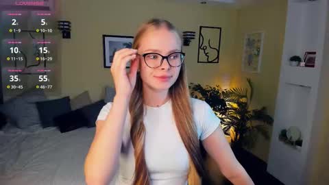 Snapshot of jeanicecoult chatting on 10/26/25, 07:14 Jenny online show from 10/26/25, 07:14