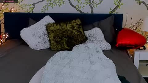 jeanniefox_ online show from 02/13/25, 02:09