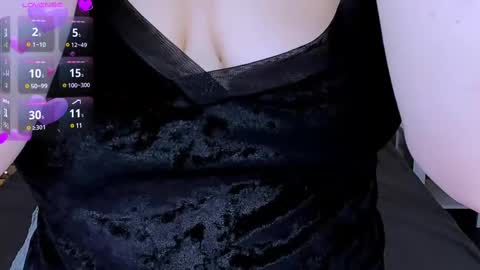 jeanniefox_ online show from 03/01/25, 12:50