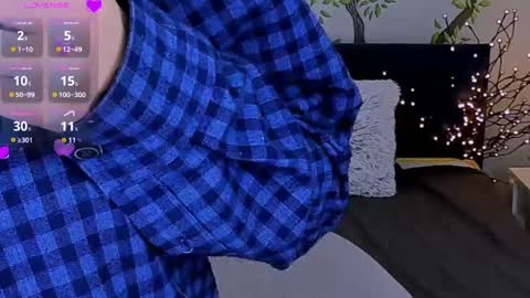 jeanniefox_ online show from 03/04/25, 07:30