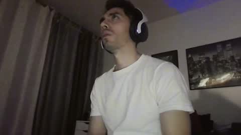 Snapshot of jeanpierbello7 chatting on 02/06/25, 03:59 jean pier bello Silva online show from 02/06/25, 03:59