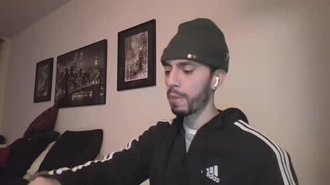 Snapshot of jeanpierbello7 chatting on 02/25/25, 01:20 jean pier bello Silva online show from 02/25/25, 01:20