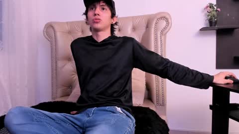 jeanram018 online show from 03/05/25, 11:38