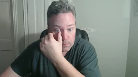 Snapshot of jeb5150 chatting on 10/23/25, 03:06 JE online show from 10/23/25, 03:06