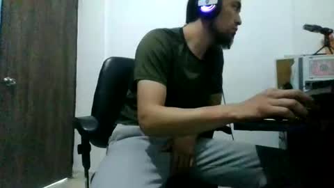 Jeff12012 online show from 11/17/25, 09:09