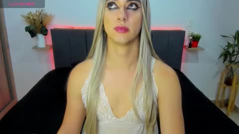 Snapshot of jeff_coleman chatting on 11/08/25, 08:25 ashley online show from 11/08/25, 08:25